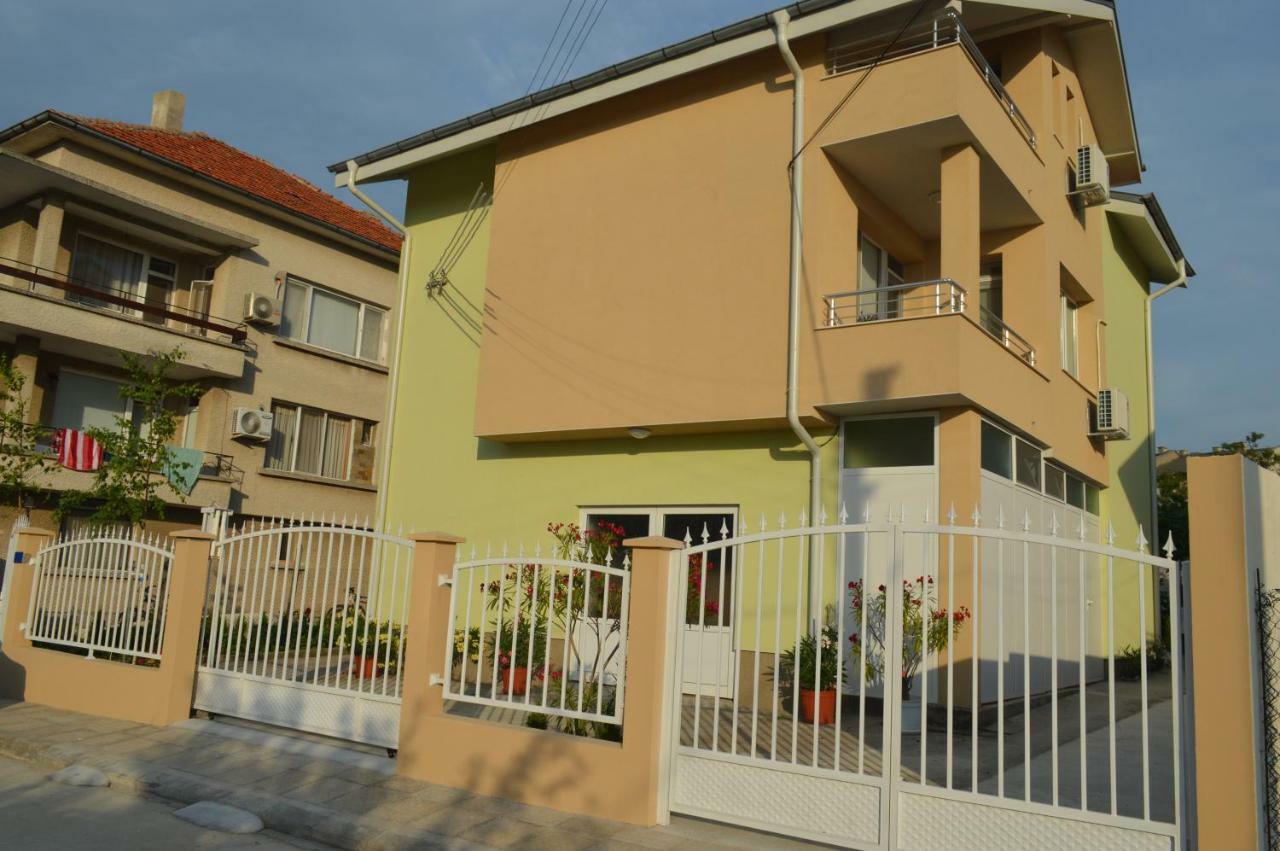 Hotel Yanis Černomorec Exteriér fotografie